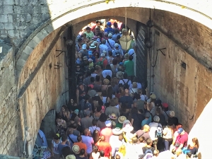 O que fazer quando encontra as hordas de turistas em Dubrovnik?